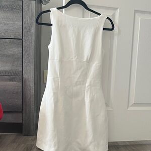 Elegant White Sleeveless Dress